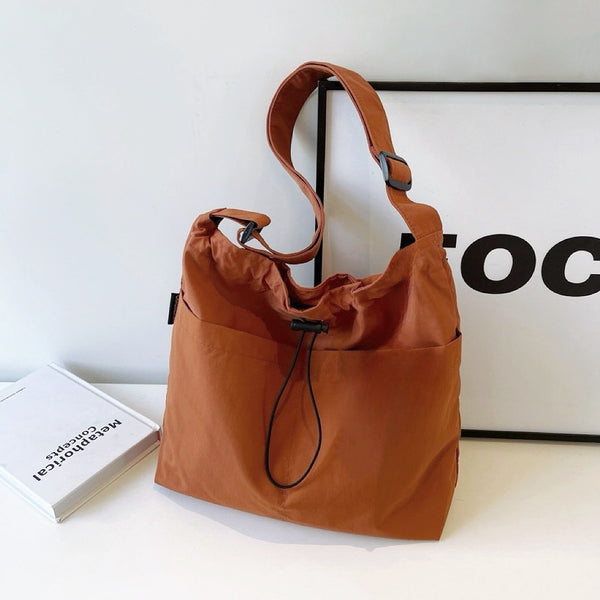 Accogliente borsa con coulisse in nylon